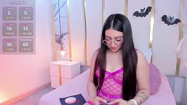 KamilaVegga Chat XXX in diretta