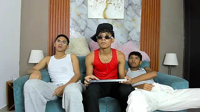 Show de webcam de THREE_BLACK