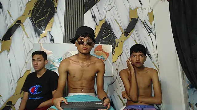 Show de webcam de THREE_BLACK