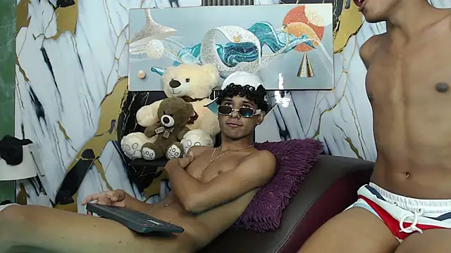THREE_BLACK Show Webcam