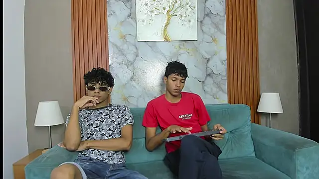 THREE_BLACK Webcam-Show