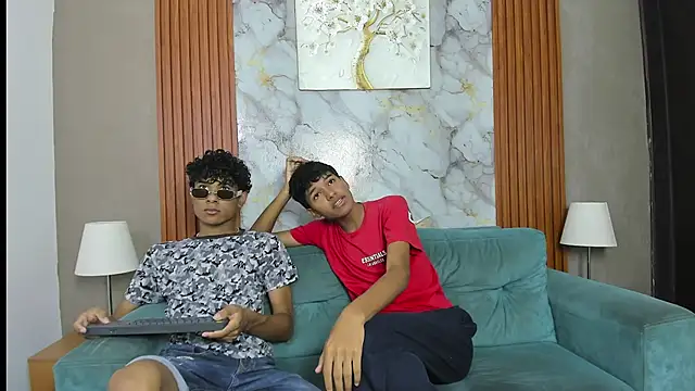 عرض كام THREE_BLACK