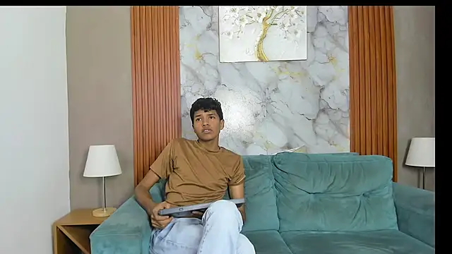 THREE_BLACK webcam show