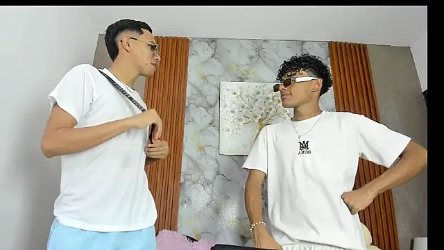 THREE_BLACK 在線直播表演