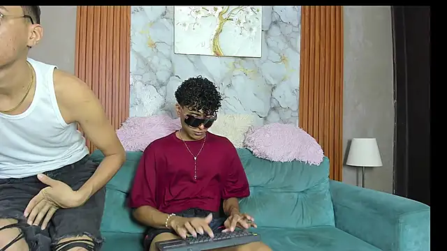 THREE_BLACK Adlı Modelin Web Kamerası Şovu