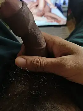 Medium_dick69 网络视讯表演