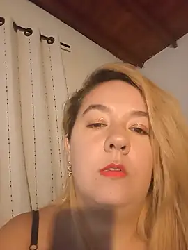 Uvabombom69's Live XXX Chat