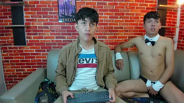 Hoot_boyss_ Webcam show