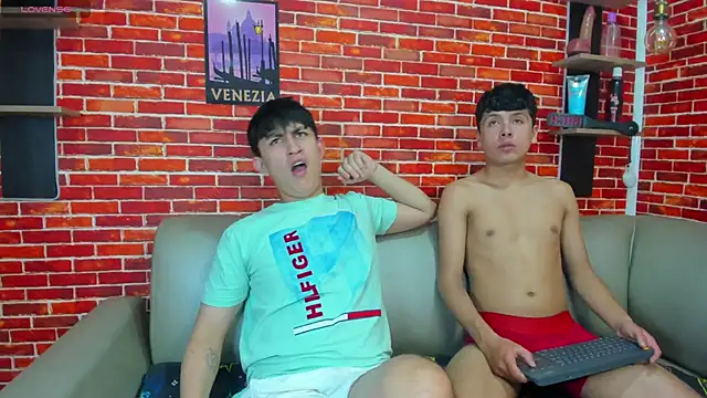 Show Webcam de Hoot_boyss_