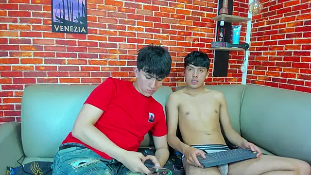 Show de Hoot_boyss_ na webcam