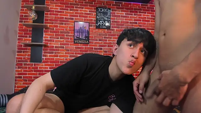 Hoot_boyss_ Webcam-Show