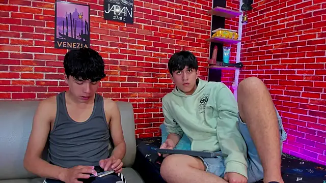 Hoot_boyss_ – webcam-show