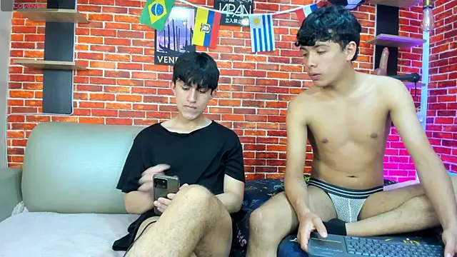 Hoot_boyss_n Webbikameraesitys