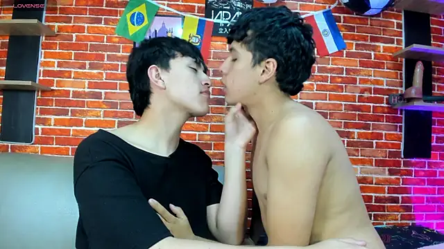 Hoot_boyss_ Show in webcam