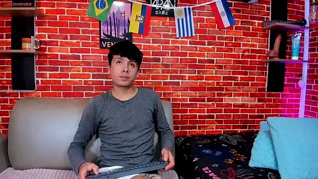 Hoot_boyss_ 网络视讯表演