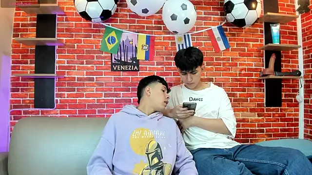 Hoot_boyss_ 网络视讯表演