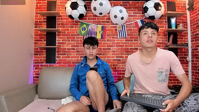 Hoot_boyss_ Show Webcam
