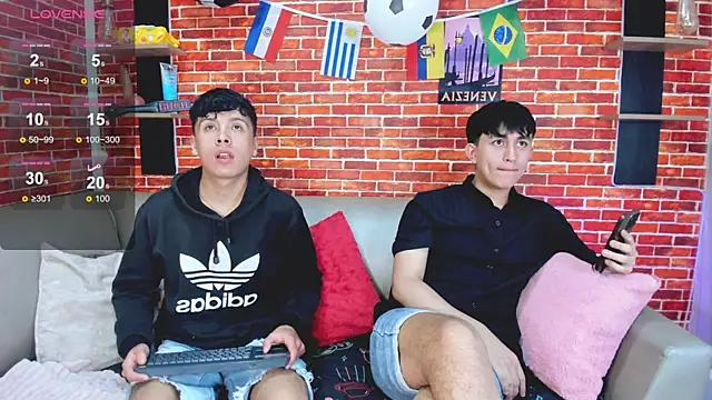 Hoot_boyss_ Webcam-Show