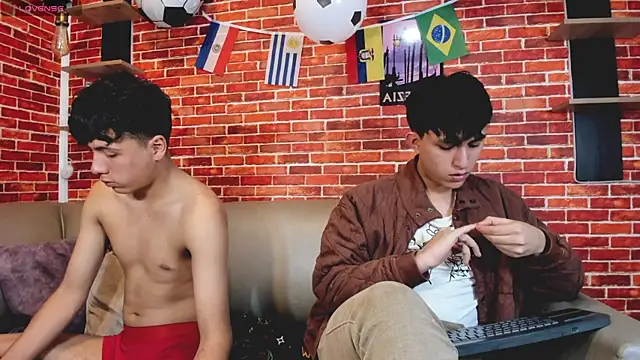 Hoot_boyss_ Adlı Modelin Web Kamerası Şovu
