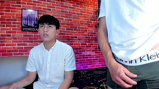 Hoot_boyss_ webkamerás műsora