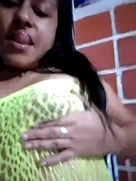 Scarlet_01_ Adlı Modelin Canlı XXX Sohbeti