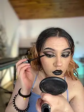 دردشة NikkiNix الجنسية المباشرة