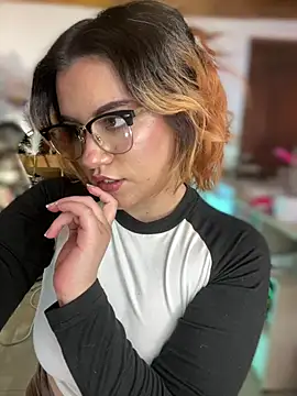 NikkiNix's Live XXX Chat
