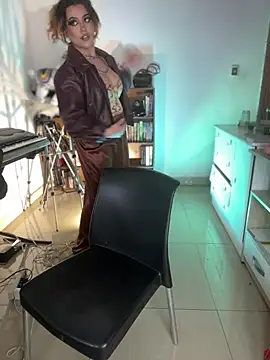 צ'אט XXX בשידור חי של NikkiNix
