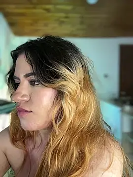 NikkiNix Adlı Modelin Canlı XXX Sohbeti