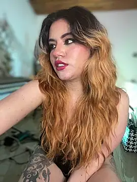 NikkiNix XXX чат на живо