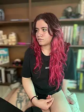 NikkiNix Adlı Modelin Canlı XXX Sohbeti