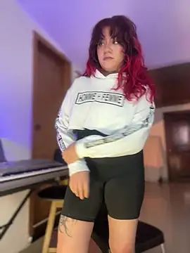 NikkiNix Adlı Modelin Canlı XXX Sohbeti