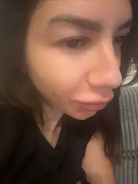 Chat soba uživo modela Alexbrune