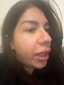 Alexbrune Adlı Modelin Canlı Sohbet Odası