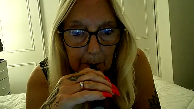 Chanel-56 Live XXX-Chat