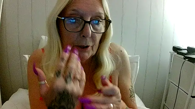 Chanel-56 – Live XXX-chat