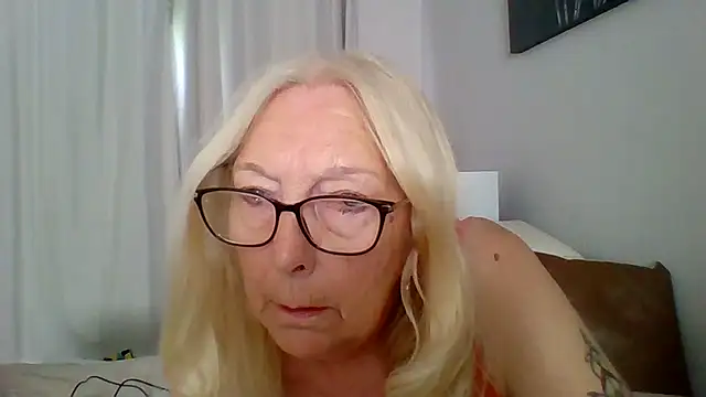 Chanel-56 – Live XXX-chat