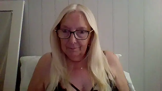 Chanel-56's Webcam Show