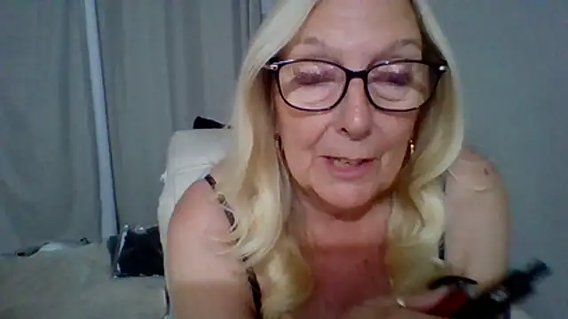 Chanel-56's Webcam Show