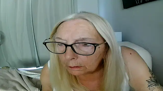 Chanel-56 – Naživo XXX chat