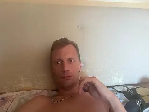 CBT_slutty: διαδικτυακό σόου στην κάμερα