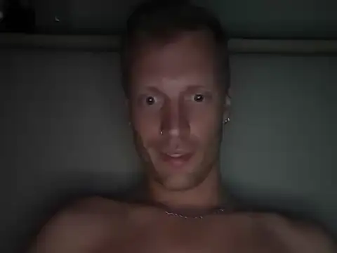 Pokazy przed kamerką – CBT_slutty