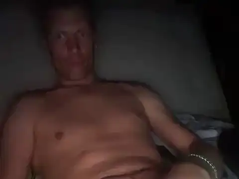 CBT_slutty: διαδικτυακό σόου στην κάμερα