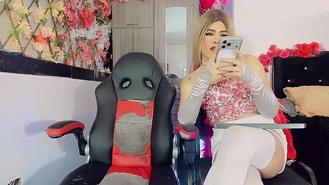 Thiara_veky_n Webbikameraesitys