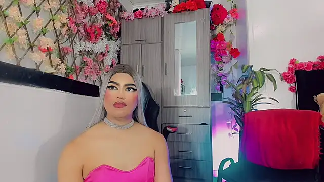 הופעת וובקאם של Thiara_veky_