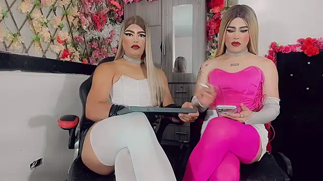 Show de Thiara_veky_ na webcam