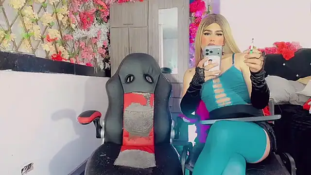 הופעת וובקאם של Thiara_veky_