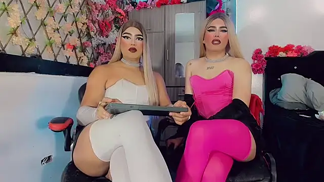 Show modela Thiara_veky_ na web-kameri