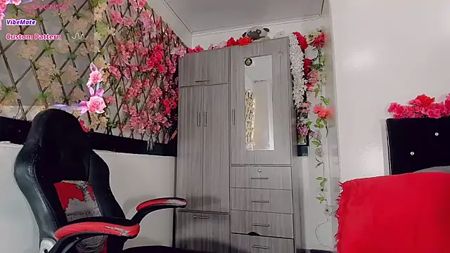 Show modela Thiara_veky_ na web-kameri