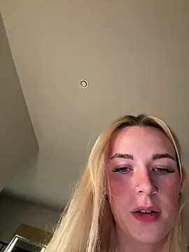 Pokazy przed kamerką – Lolabunnyblondie